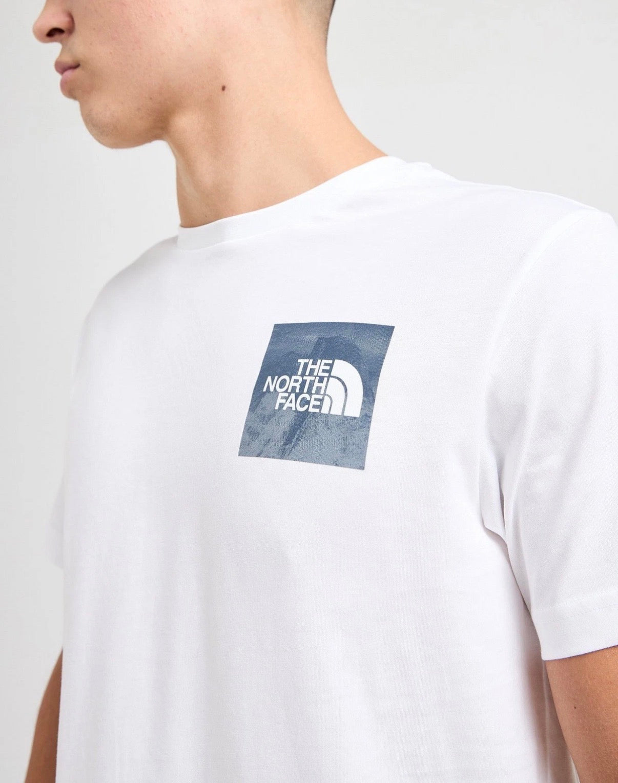 The North Face Men’s 4 Box Mountain Print T-Shirt white