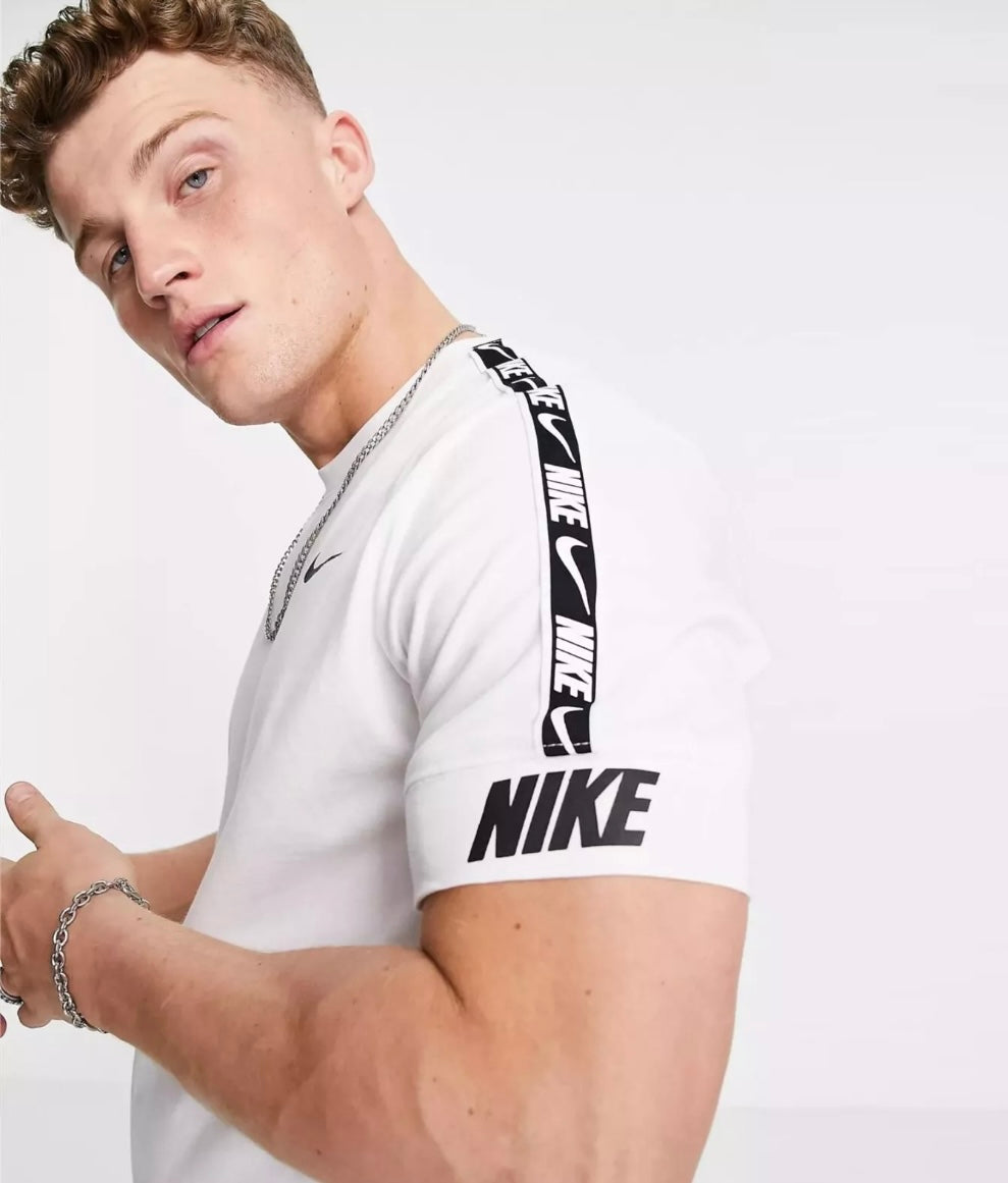 Men’s Nike NSW repeat tape T-shirt