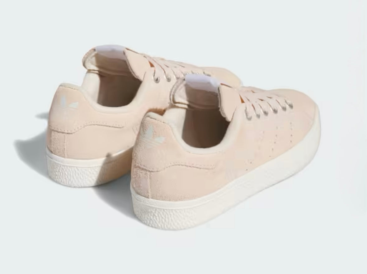 Girls Adidas Stan Smith in peach suede