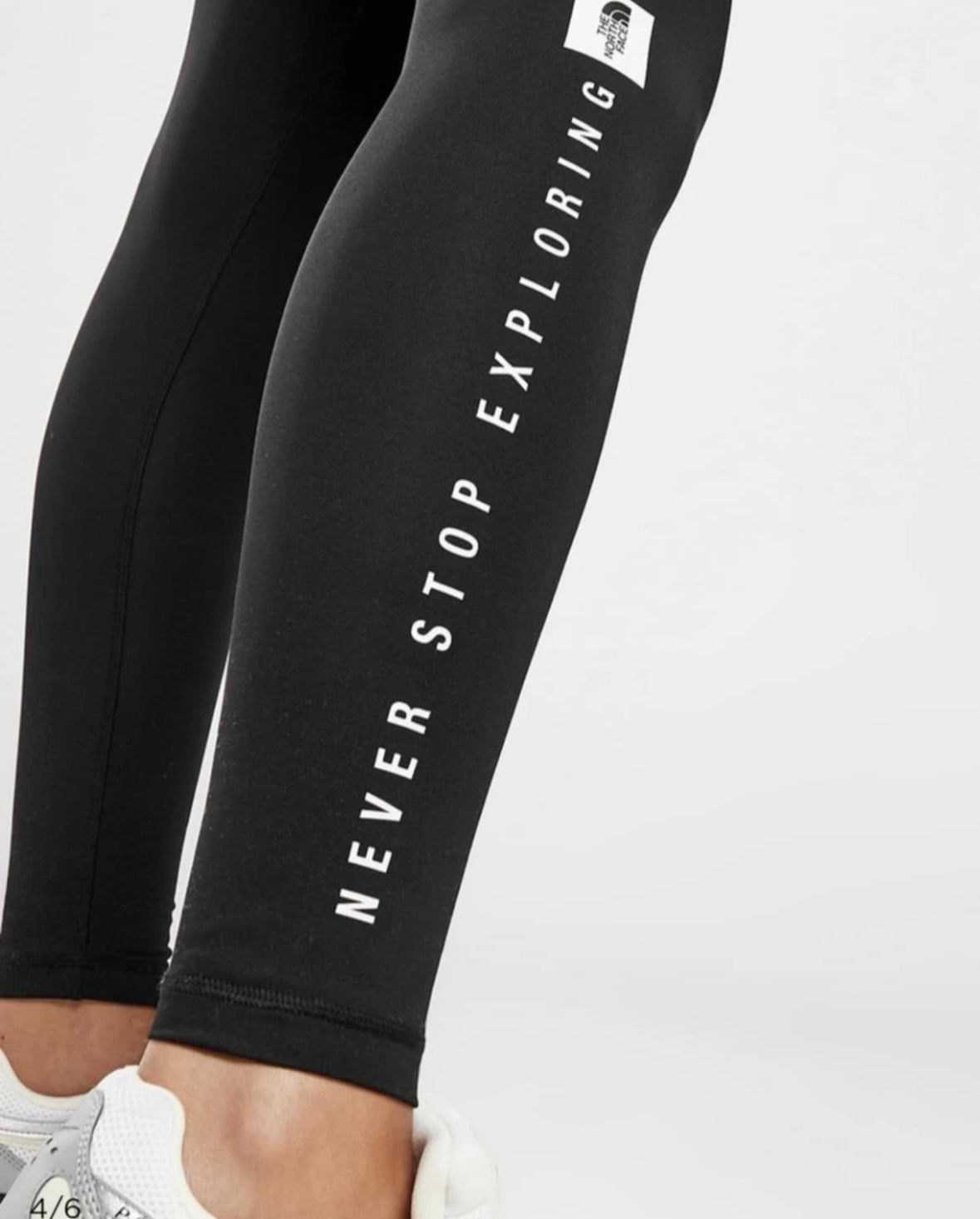 Women’s The North Face performance leggings in black