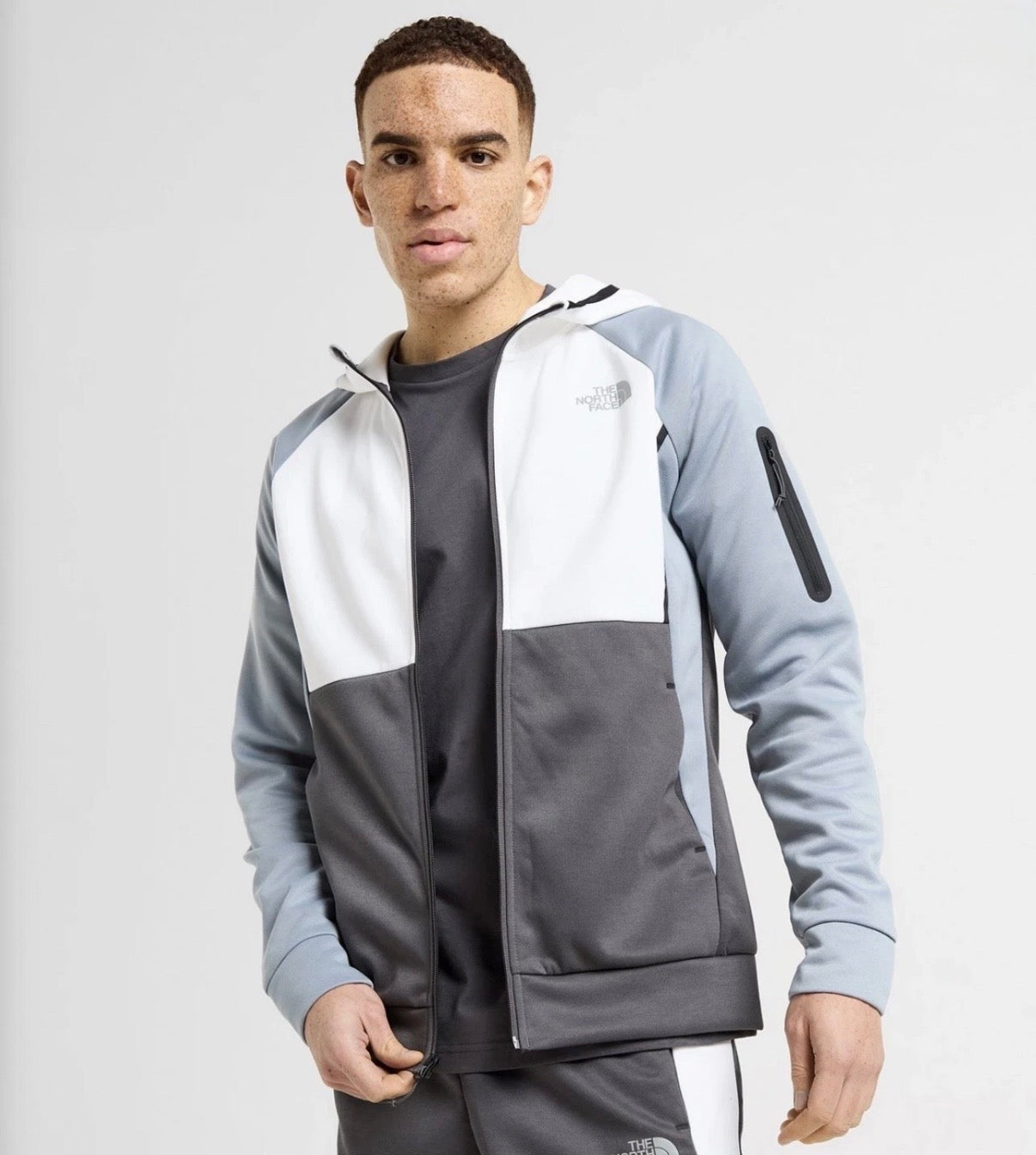 The North Face Men’s Tek Fleece Full-Zip Hoodie – Grey/White