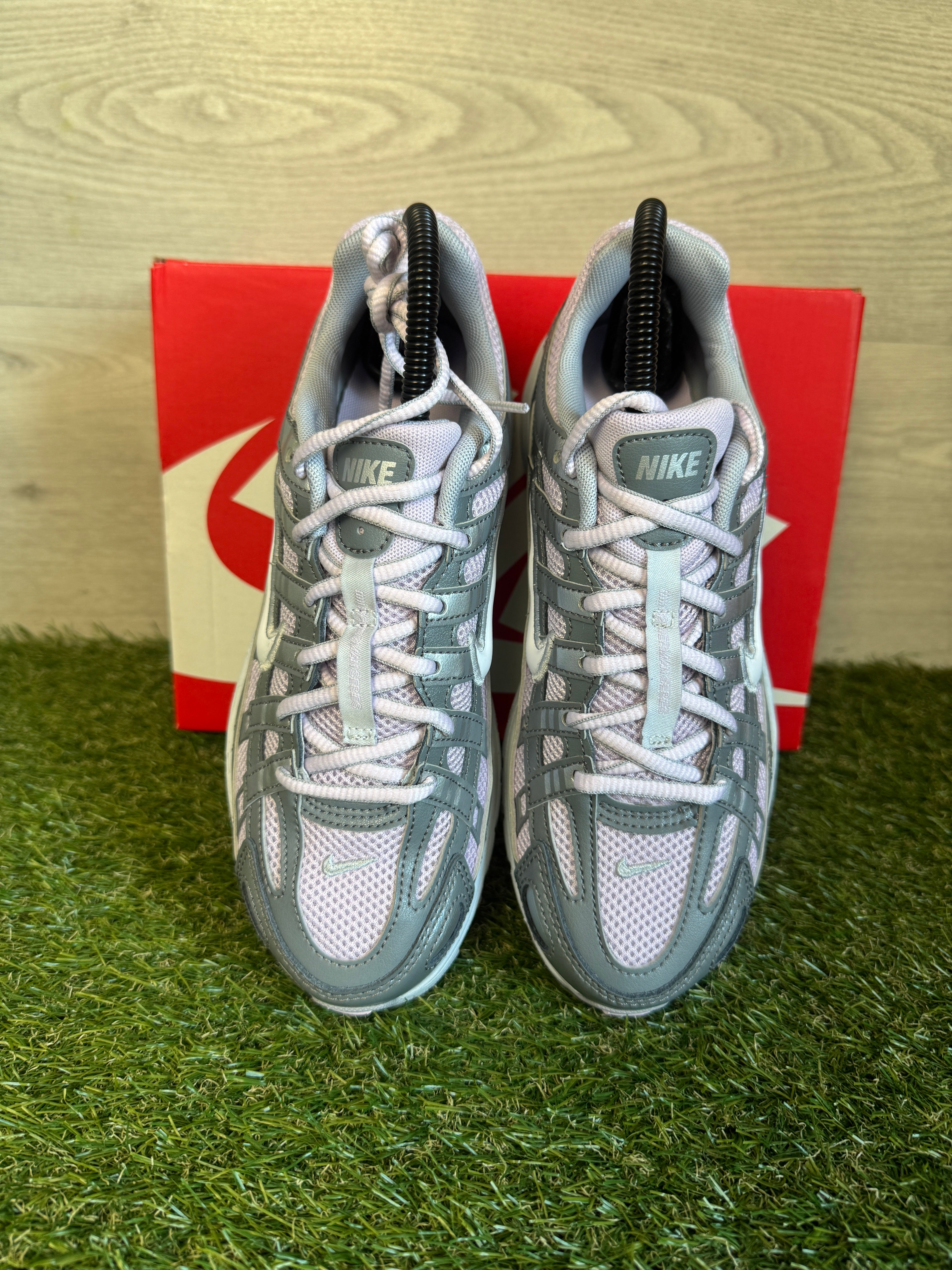 Nike P-6000 girls/womens Doll / White / Smoke Grey / Metallic Silver - HV5064-500