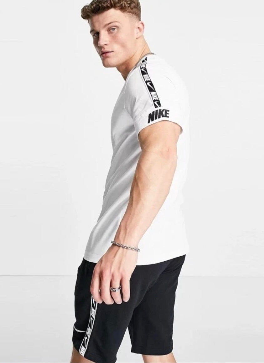 Men’s Nike NSW repeat tape T-shirt