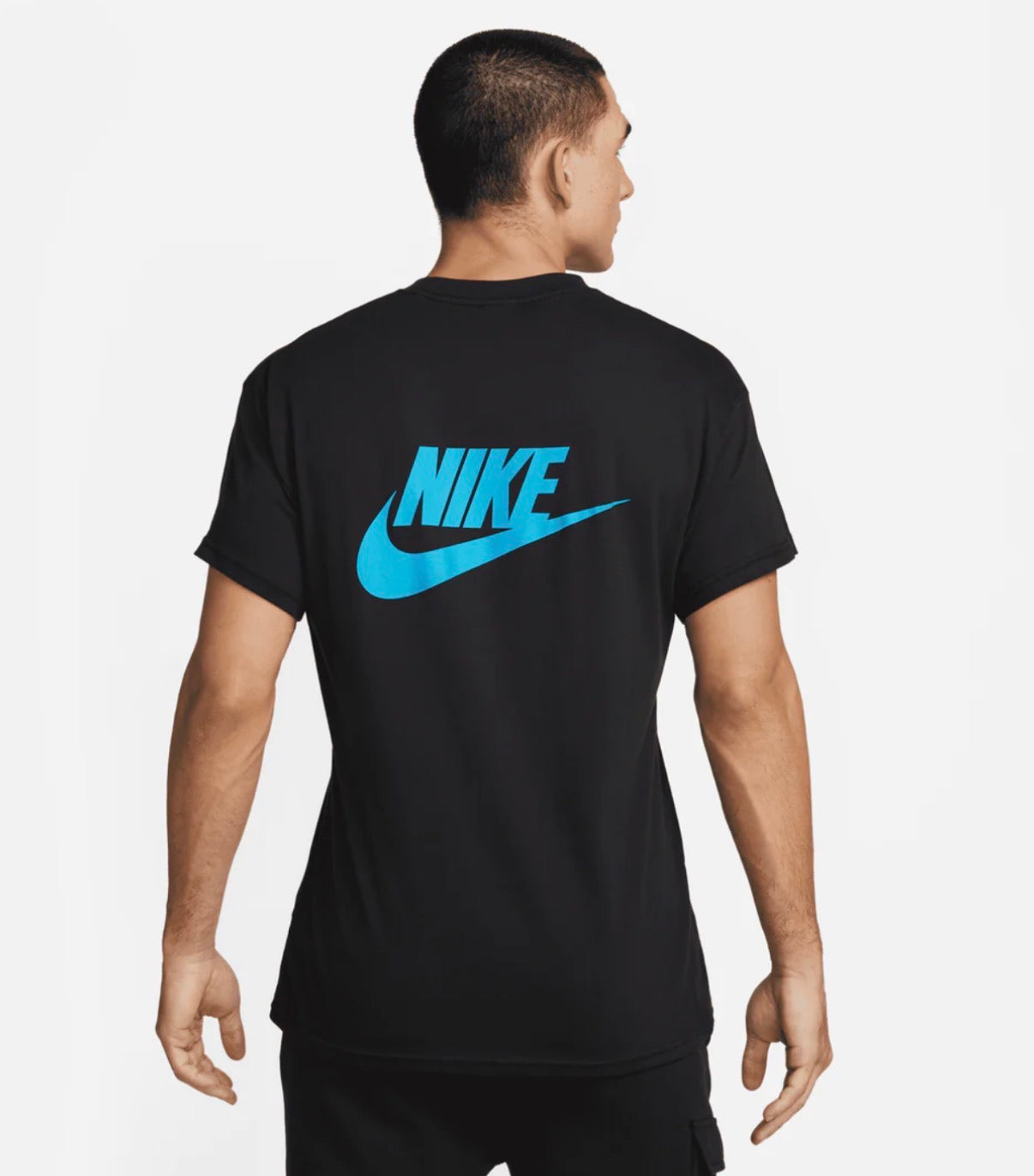 Nike Standard Issue Logo T-Shirt Men’s Regular Fit Cotton Tee