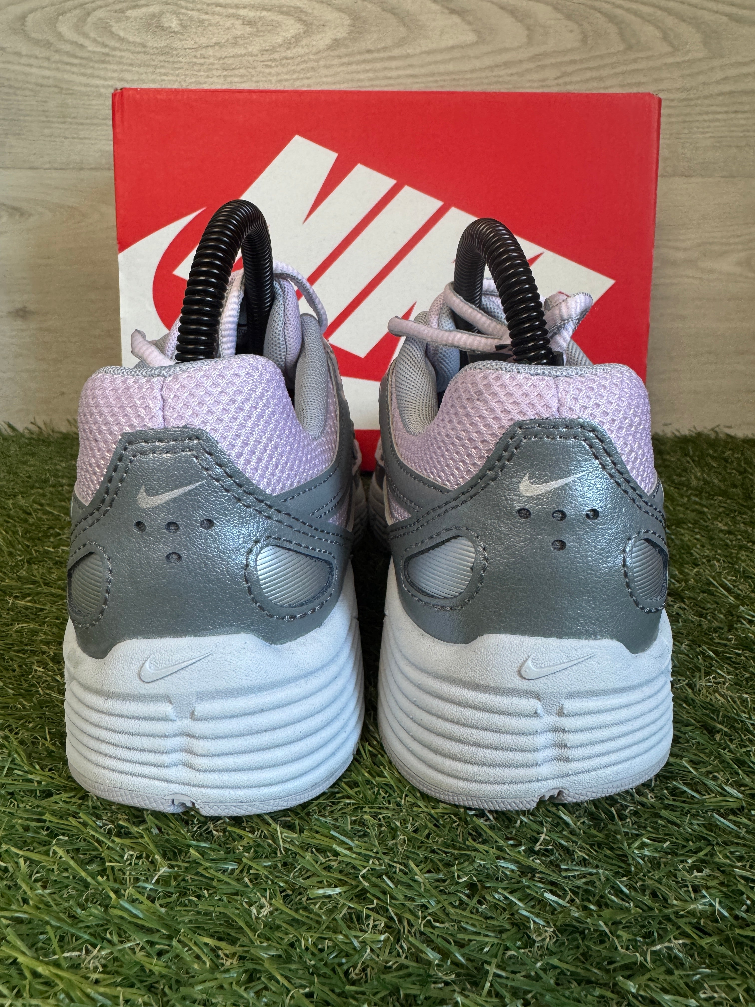Nike P-6000 girls/womens Doll / White / Smoke Grey / Metallic Silver - HV5064-500